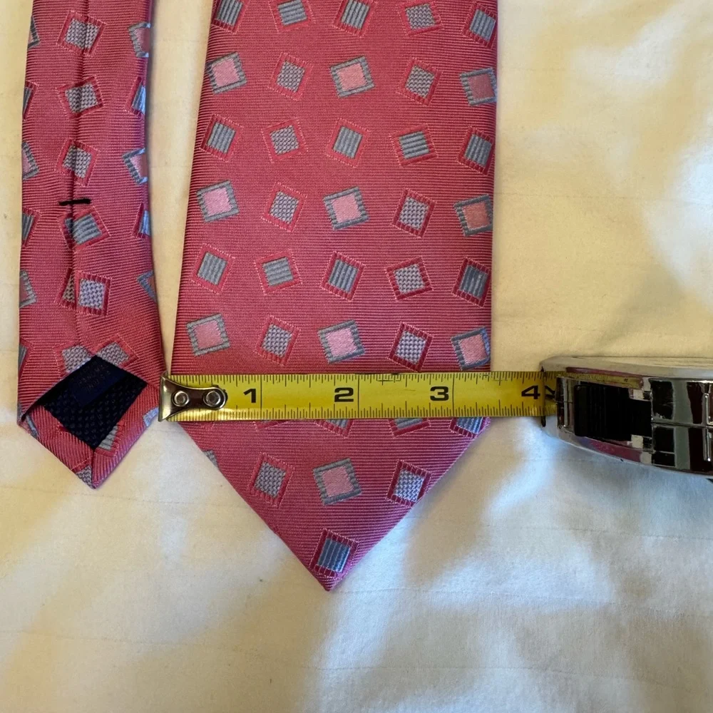 David Donahue pink geometric